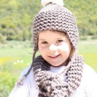 Kids Hat and Matching Scarf Knitting Pattern