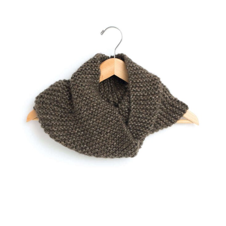 Bernat Shimmer Cowl by Yarnspirations