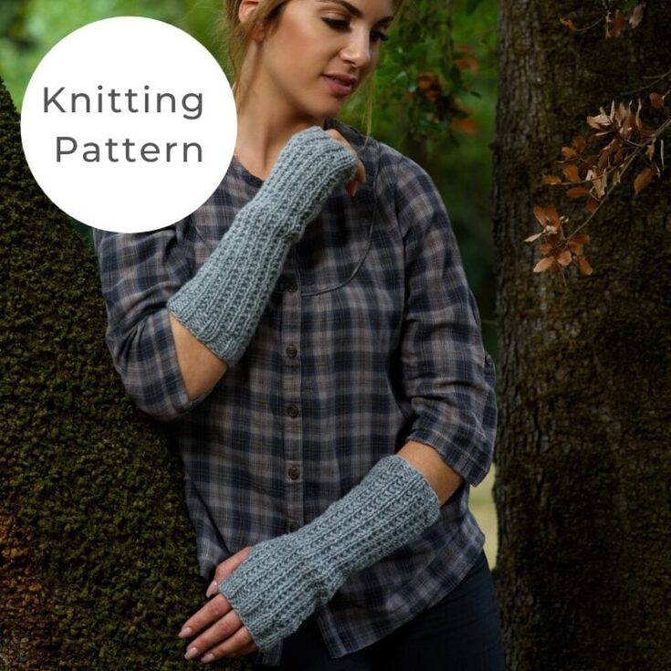 Image for Fingerless Mittens Pattern | Outlander Claire