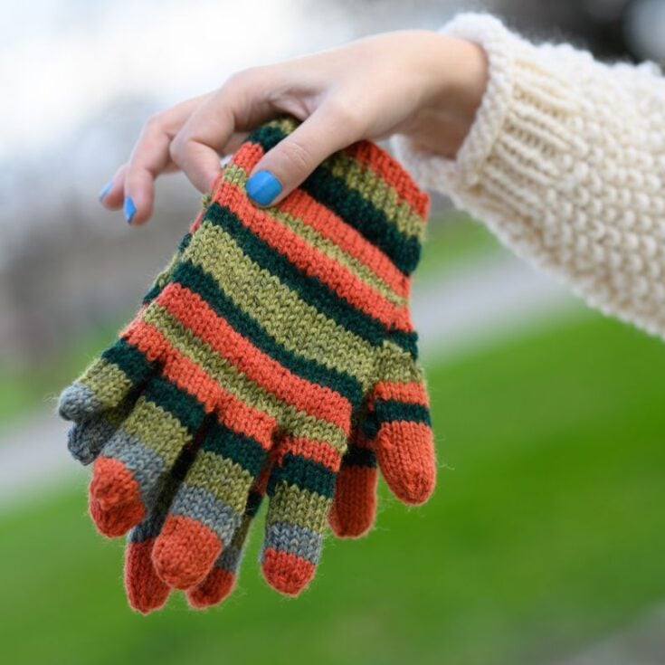Coraline gloves feat image