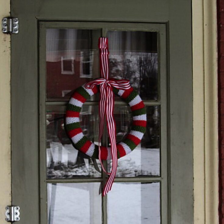 Cozy: A Knitted Wreath by Jackie Lewis