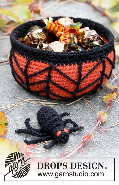 Creepy Candy Basket by DROPS Design