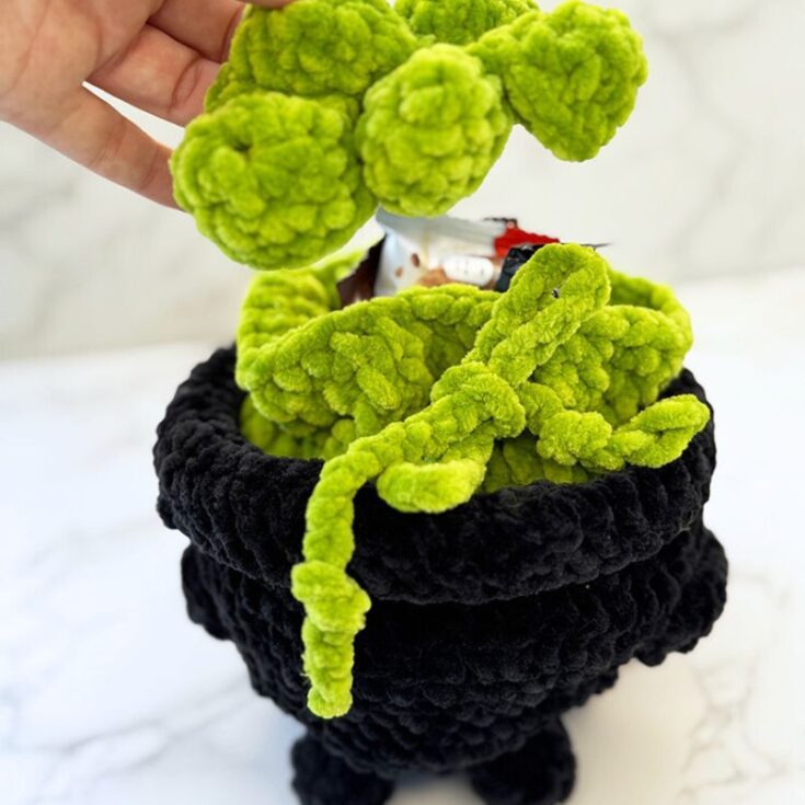 Crochet cauldron featured image