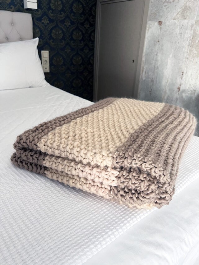 DIY Chunky Knit Blanket Tutorial (An Oversized Throw) Handy Little Me