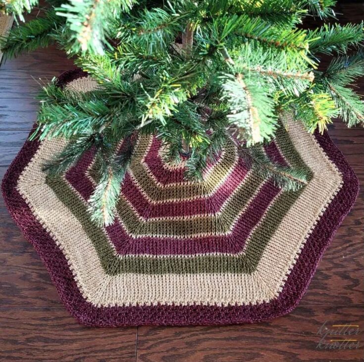 Easy Christmas Crochet Tree Skirt – Free Tunisian Pattern by Knitter Knotter