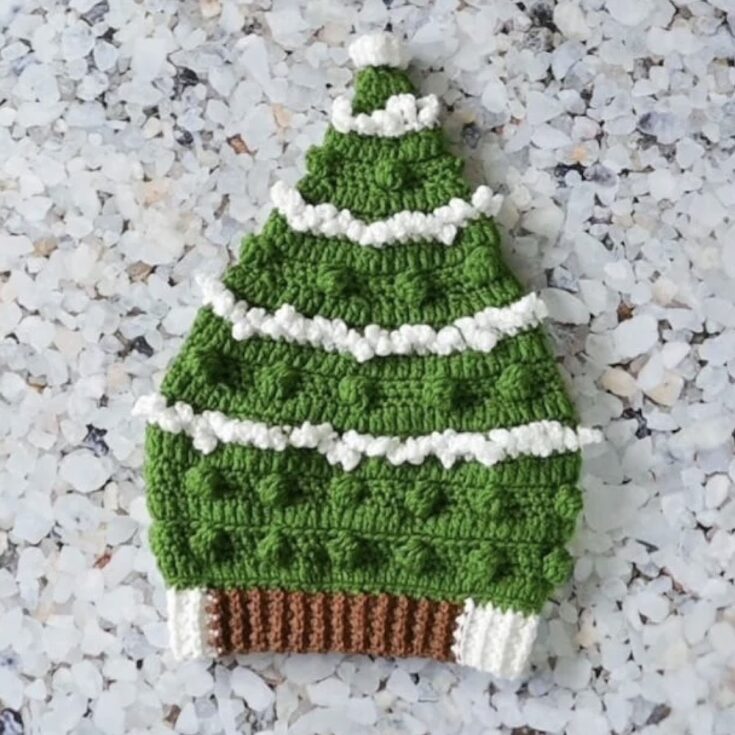 Feliz Navidad Crochet Christmas Tree Hat by Underground Crafter