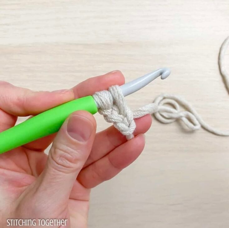 Foundation Single Crochet Stitch (FSC) Tutorial by Stitching Together