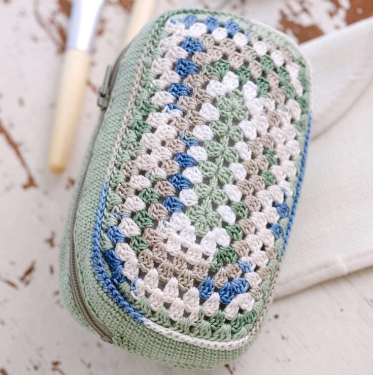 Free Aunt Lydia's Crochet Make Up Bag Pattern by Yarnspirations