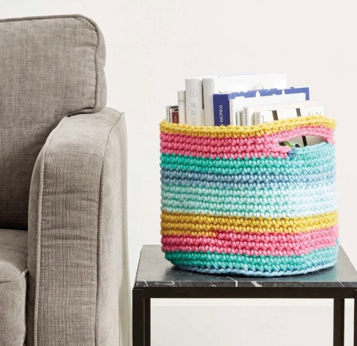 Free Bernat Bulky Crochet Basket Pattern by Yarnspirations
