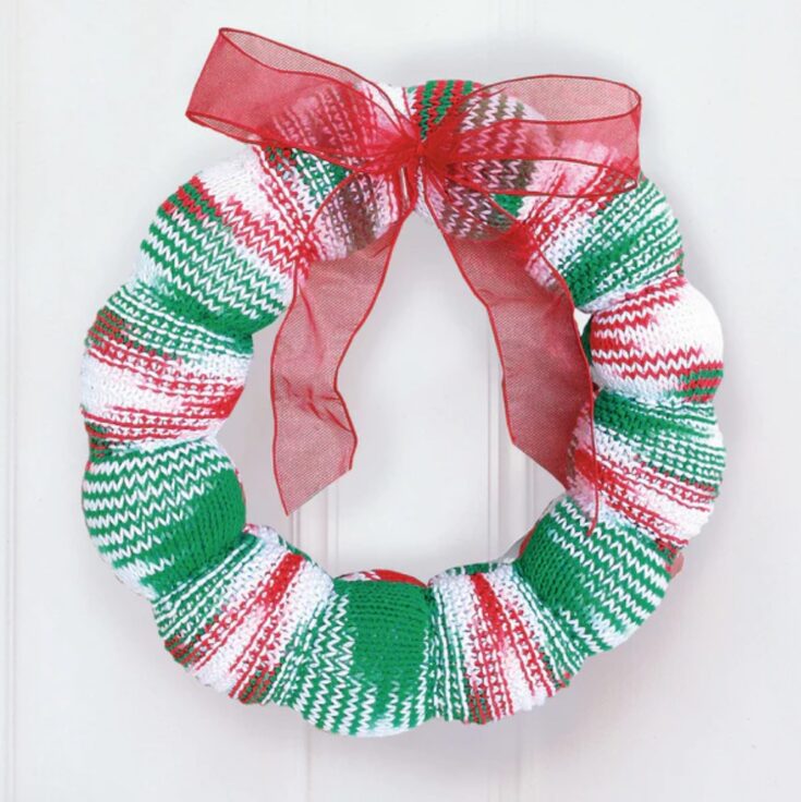 Free Bernat Knit Wreath Pattern by Yarnspirations