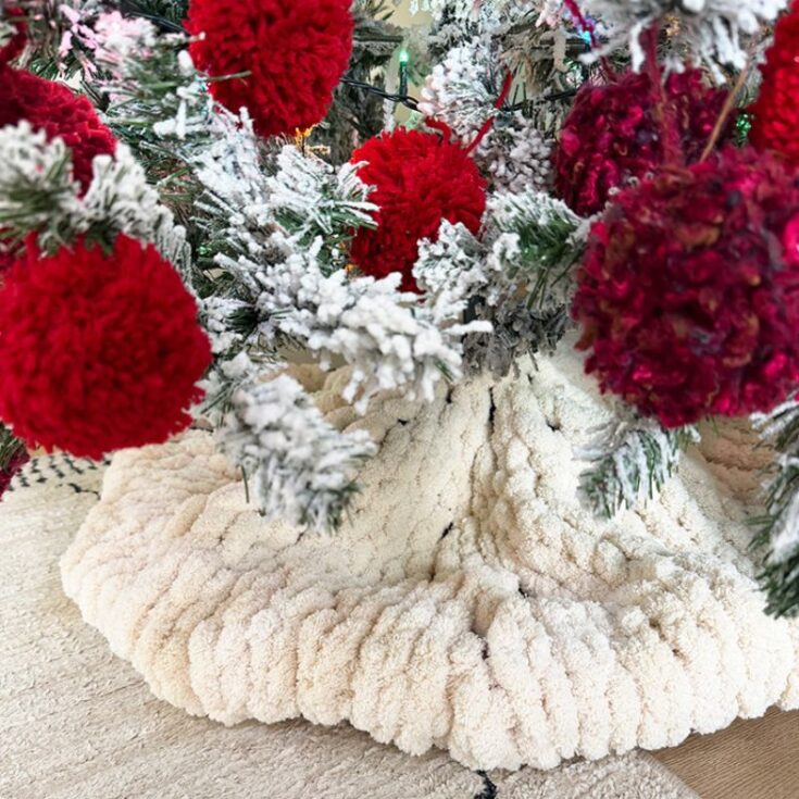 Image for Free Chunky Christmas Tree Skirt Knitting Pattern (Large Yarn)