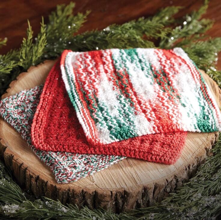 Free Holly Jolly Knit Dishcloth Pattern by Yarnspirations