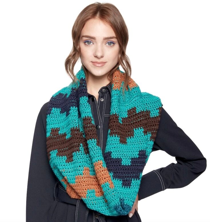 Free X Pantone Fair Isle Crochet Cowl Pattern by Yarnspirations