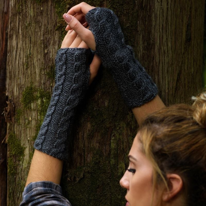 Geillis Duncan fingerless gloves