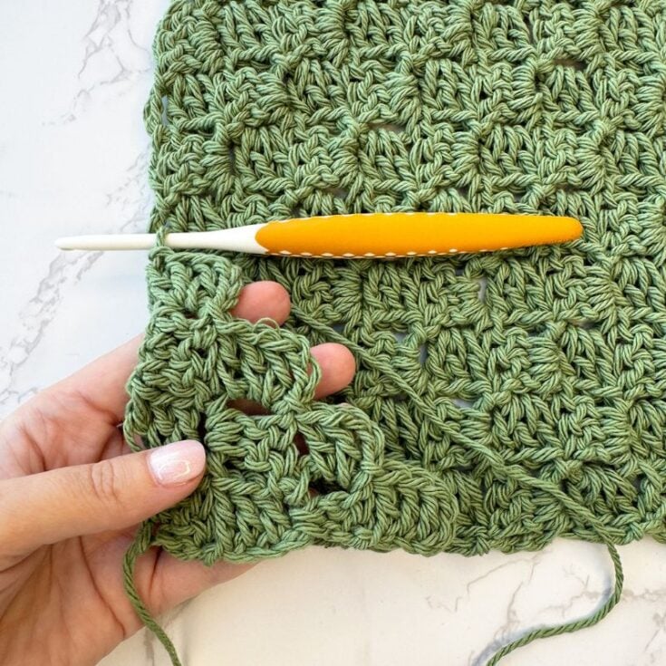 How To Corner To Corner Crochet (C2C) For Beginners feat image