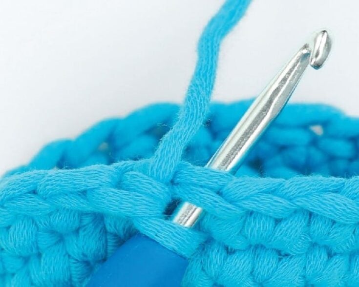How to Slip Stitch (sl st) for Lefties by The Woobles