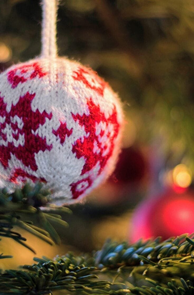 Knitted Christmas decorations