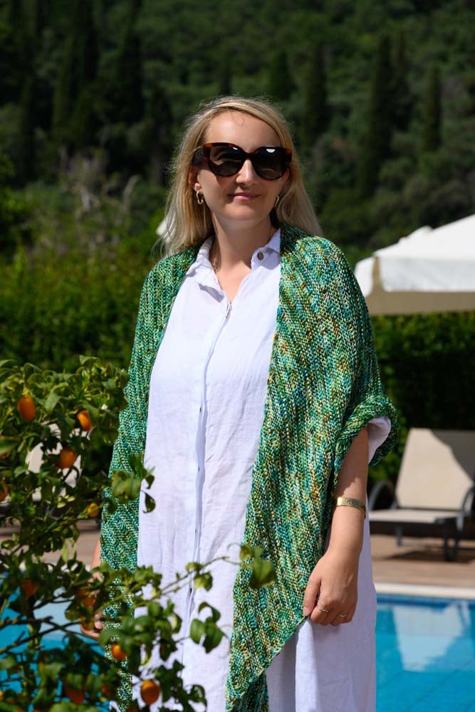 Knitted shawl with variegated fingering weight yarn