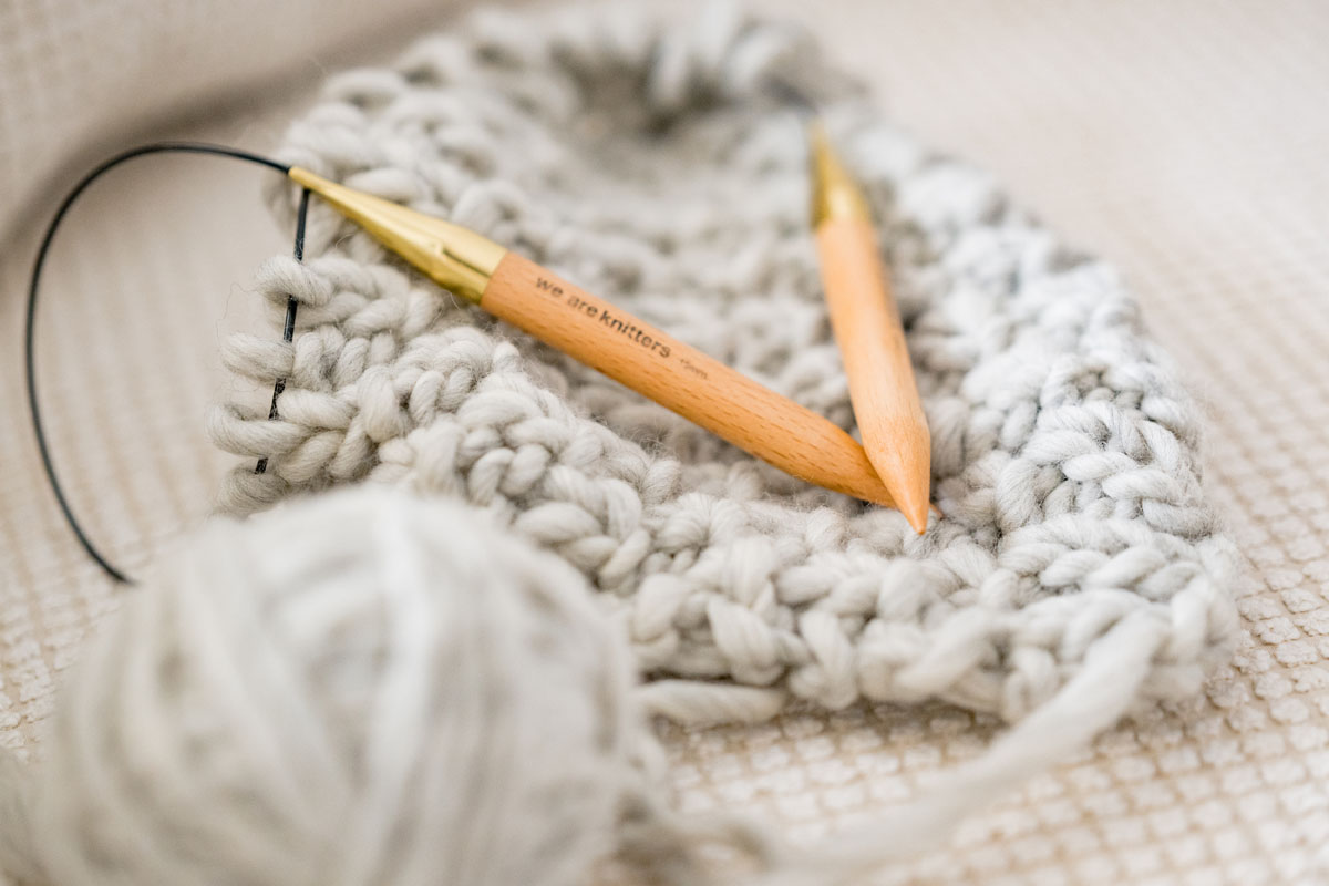 Knitting needles and Jumbo yarn