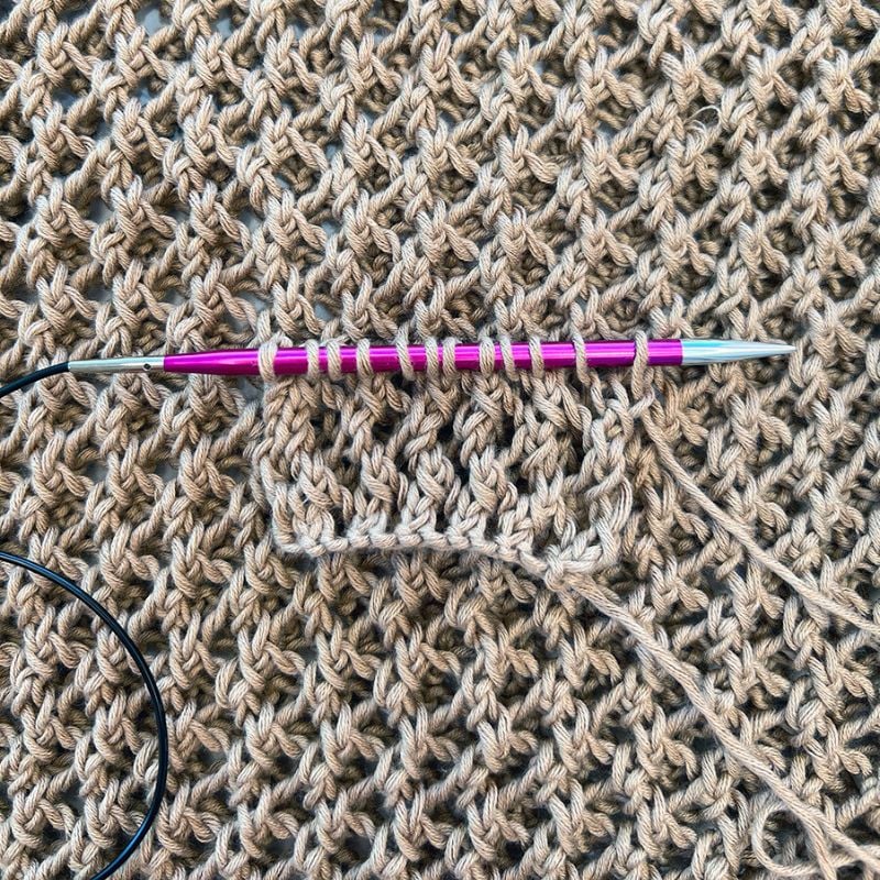Mesh stitch lace knitting