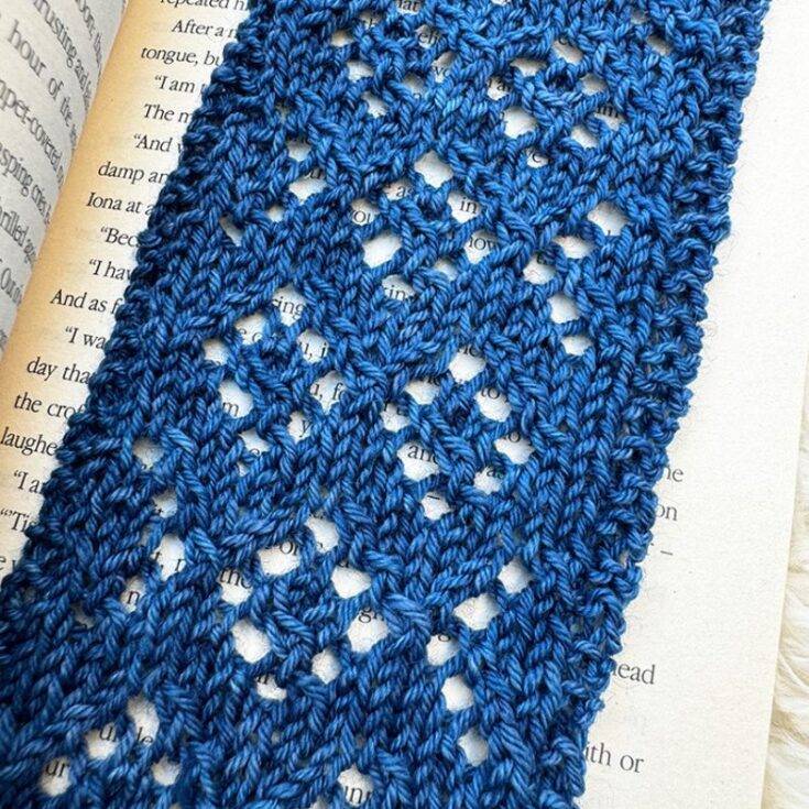 Midnights Bookmark Knitting Pattern feat image