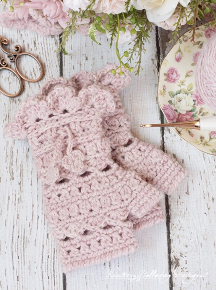 Secret Garden Fingerless Gloves by Kirsten Holloway Designs
