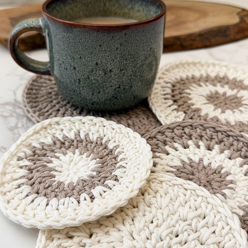 Simple Circle Coaster Crochet Pattern feat image