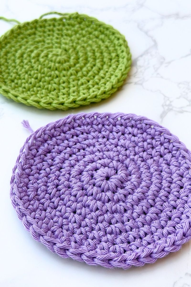 Single crochet circles in cotton yarn
