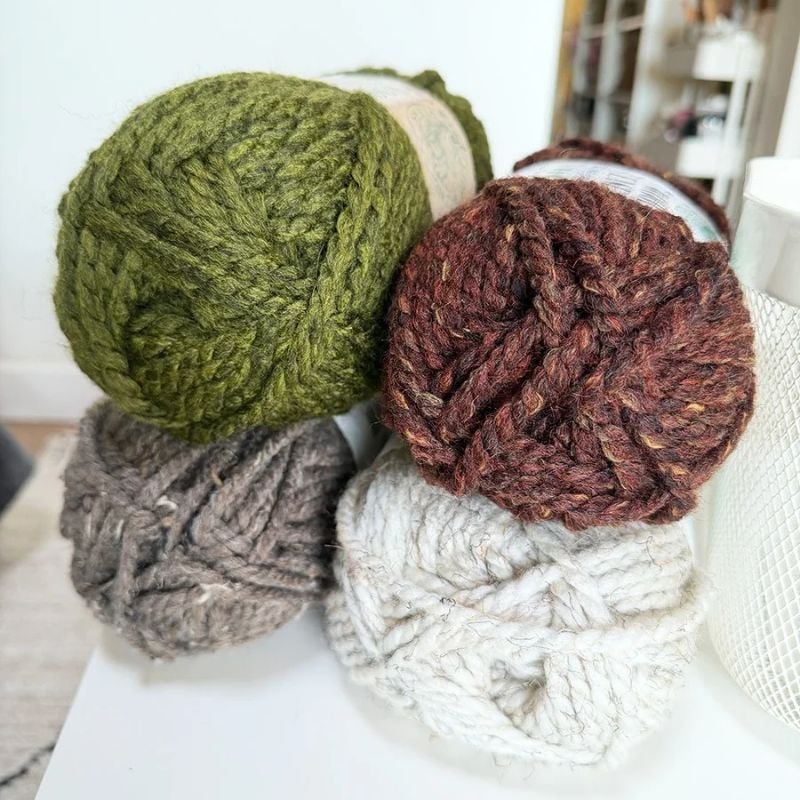 What Is Super Bulky Weight Yarn? A Beginner’s Guide To Super Chunky Yarn