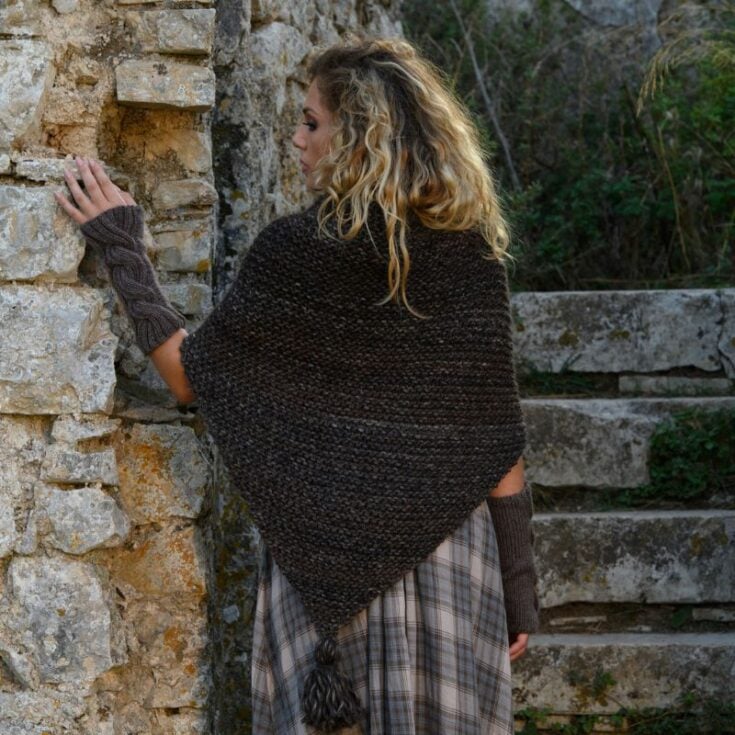 Tassel shawl feat image