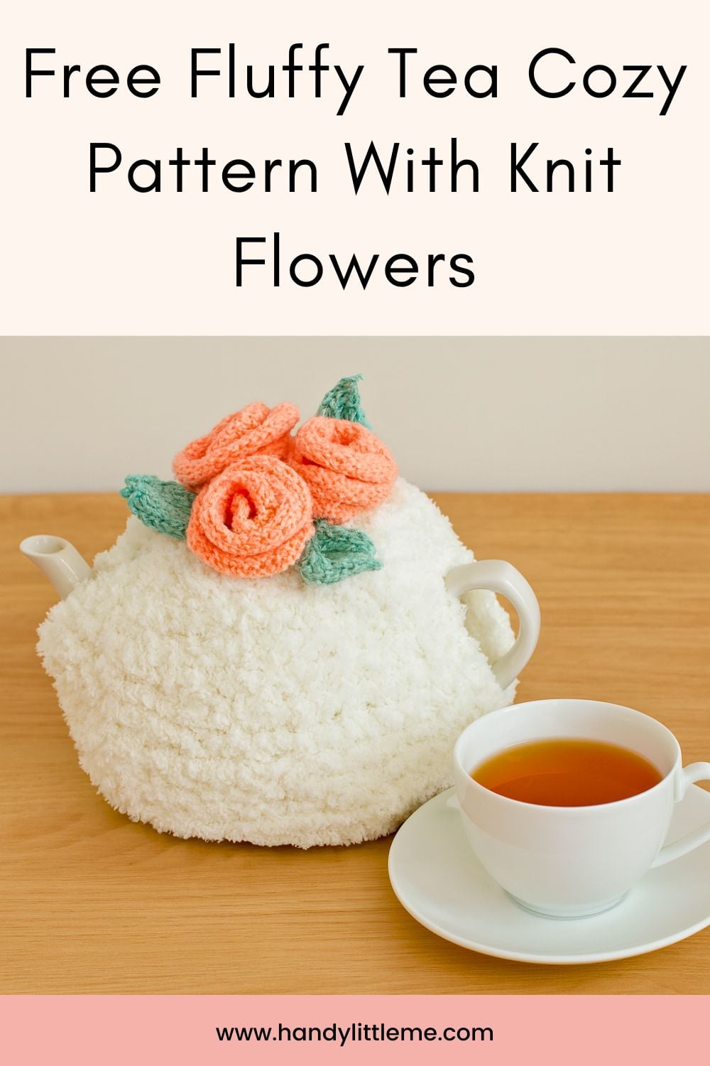 Tea cozy pattern with knit flowers