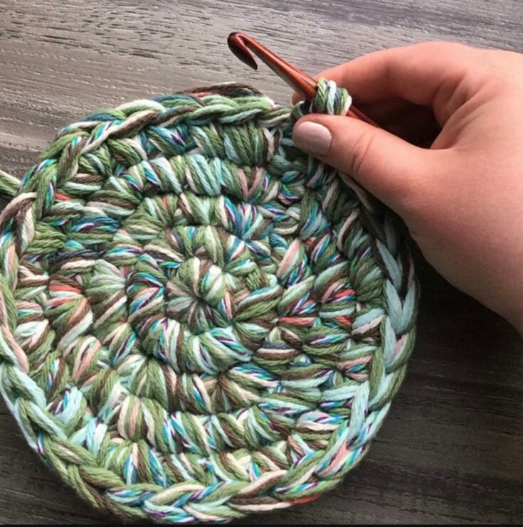 The Scrappy Rug by Sheila Boyer - Pebbaluna
