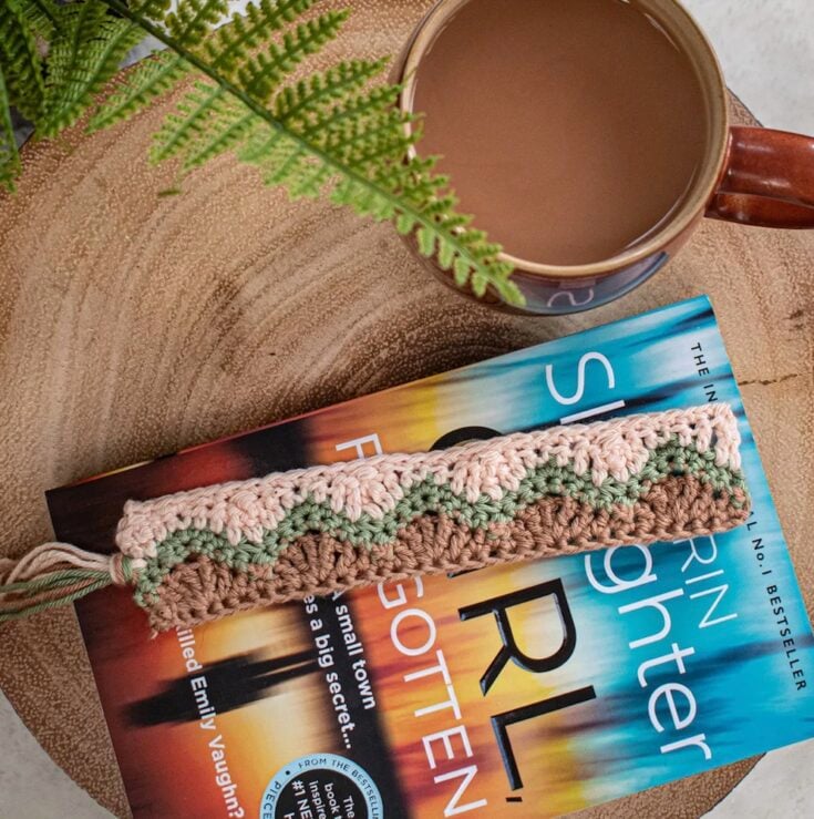 Zig Zag Bookmark by Sunflower Cottage Crochet