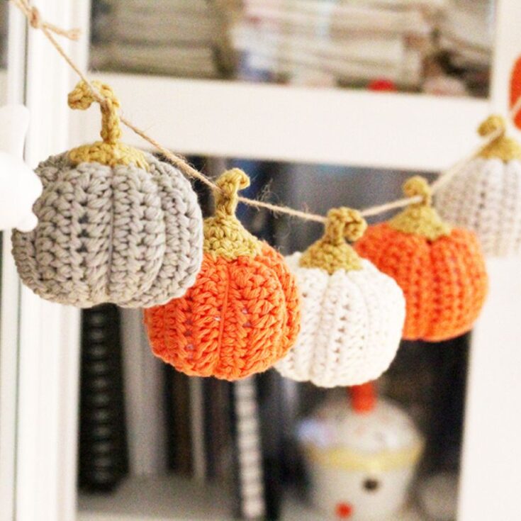 crochet pumpkin pattern featured image