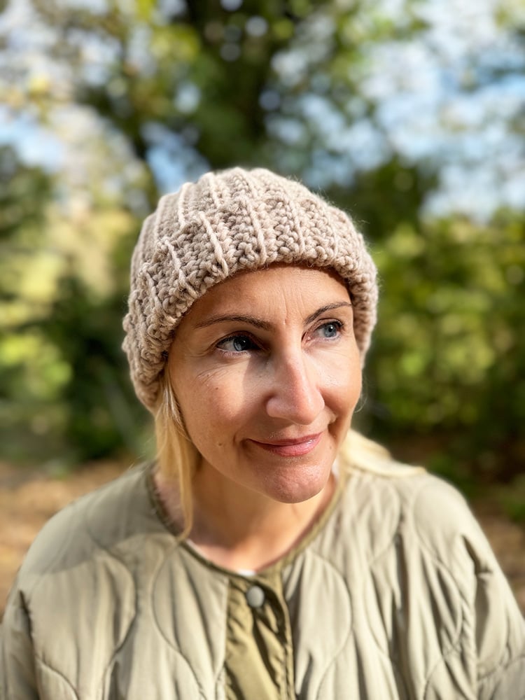 easy ribbed crochet beanie