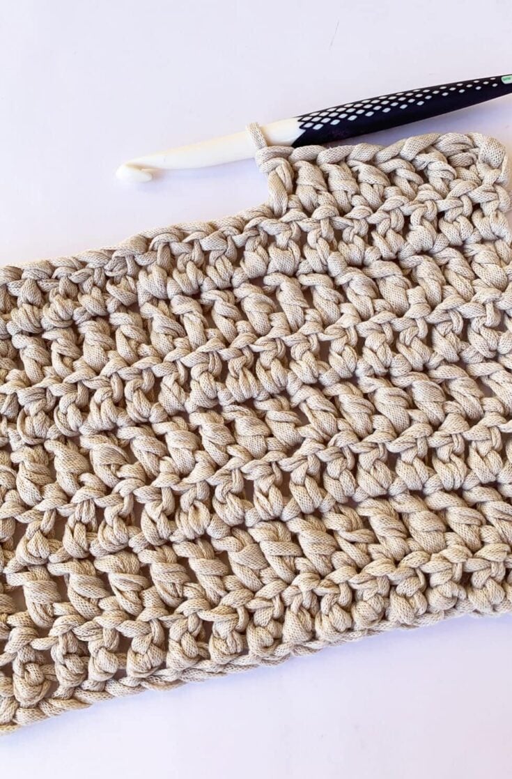 double crochet example with hook