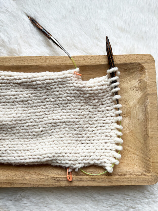 How To Knit A Christmas Stocking (Free Knitting Pattern) - Handy Little Me