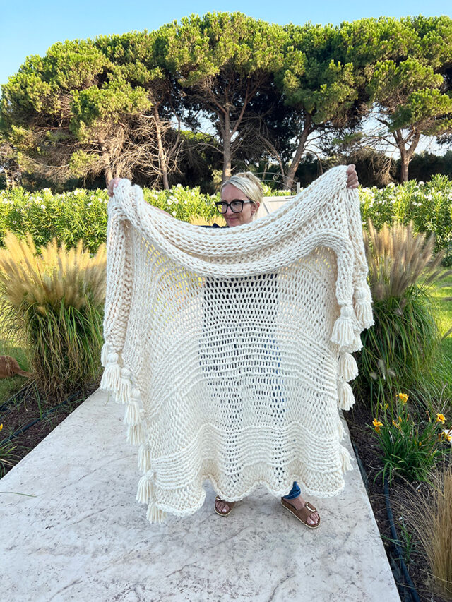 How To Make A Chunky Knit Blanket For Beginners - Handy Little Me