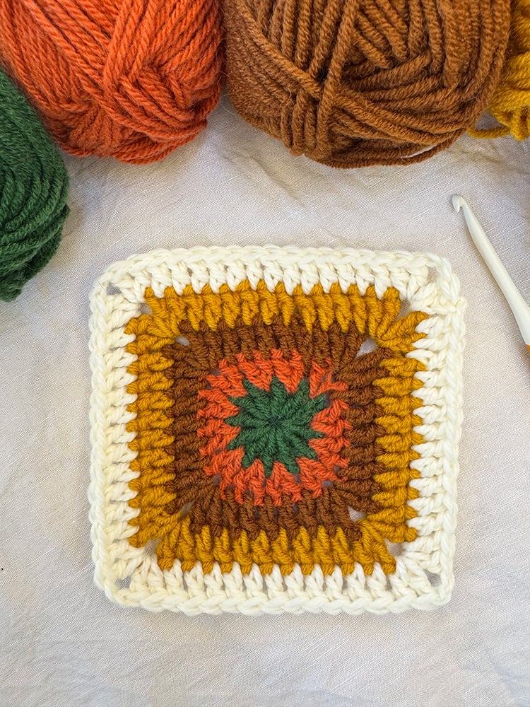 retro bloom granny square