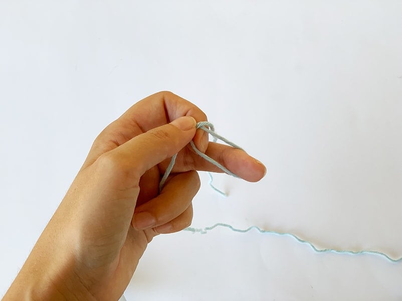 holding the yarn